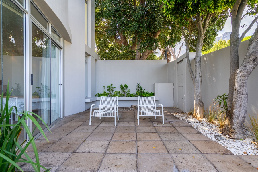 8 Bedroom Property for Sale in Camps Bay Western Cape